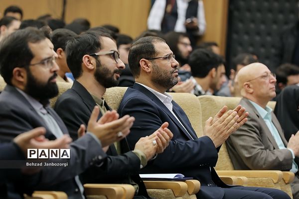 مراسم تجلیل از مدال‌آوران المپیادهای علمی جهانی و احیای باشگاه دانش‌پژوهان جهان