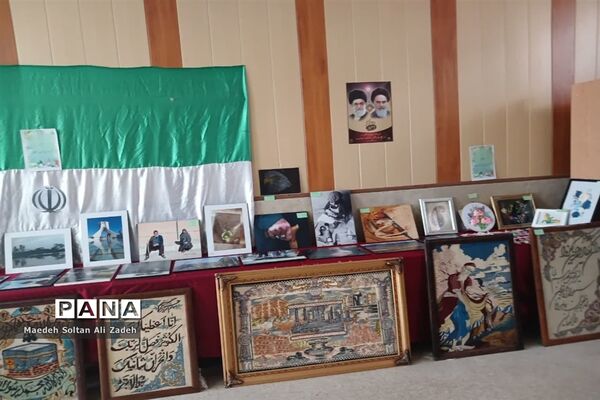 نمایشگاه دست‌سازه‌های دانش‌آموزی آموزش و پرورش اسلامشهر