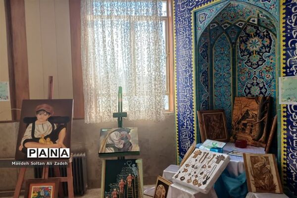 نمایشگاه دست‌سازه‌های دانش‌آموزی آموزش و پرورش اسلامشهر