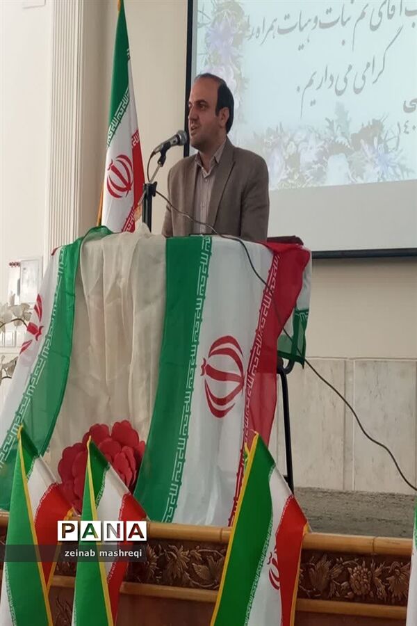 اختتامیه جشنوراه فرهنگی و هنری همراه با تجلیل از منتخبین در کاشان