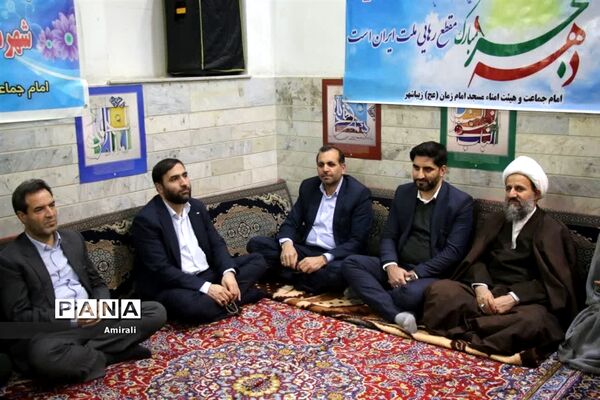 برگزاری میزخدمت به‌مناسبت دهه فجر در قرچک