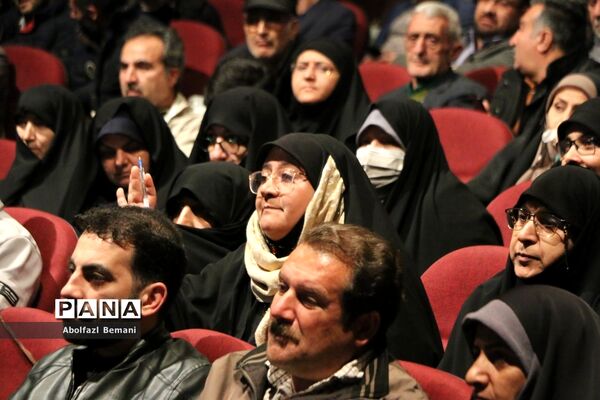 همایش تجلیل از دست‌اندرکاران اردوهای راهیان نور دختران در قم-1