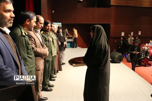 همایش تجلیل از دست‌اندرکاران اردوهای راهیان نور دختران در قم-2