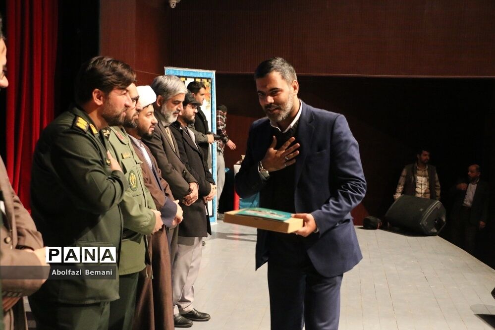 همایش تجلیل از دست‌اندرکاران اردوهای راهیان نور دختران در قم-2