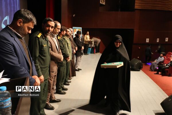 همایش تجلیل از دست‌اندرکاران اردوهای راهیان نور دختران در قم-2