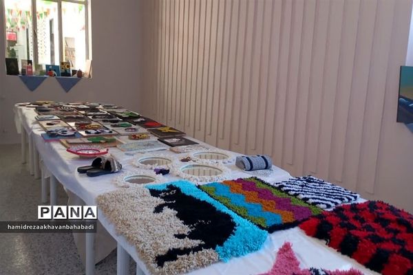 نمایشگاه آثار هنری دانش‌آموزان دبیرستان دخترانه توسلی بهاباد گشایش یافت