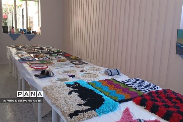 نمایشگاه آثار هنری دانش‌آموزان دبیرستان دخترانه توسلی بهاباد گشایش یافت