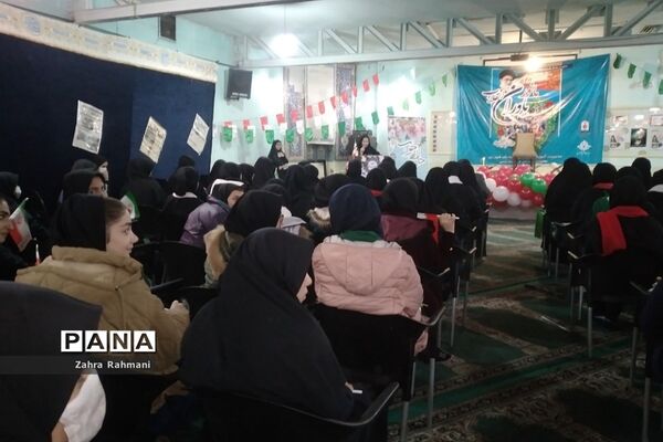 برگزاری مانور یاوران انقلاب در دبیرستان حجاب ناحیه یک شهرری