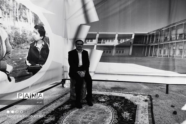 افتتاحیه جشنواره شصت برگ به یاد قصه‌های مجید در دبیرستان شهید حلبیان ناحیه ۴