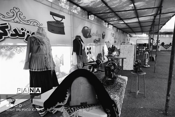 افتتاحیه جشنواره شصت برگ به یاد قصه‌های مجید در دبیرستان شهید حلبیان ناحیه ۴