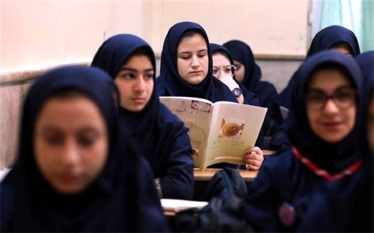 مدارس ما باید در همه ساحت‌ها سرآمد باشند