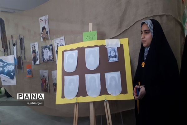 نمایشگاه مدرسه انقلاب در دبیرستان علم وادب ابرکوه