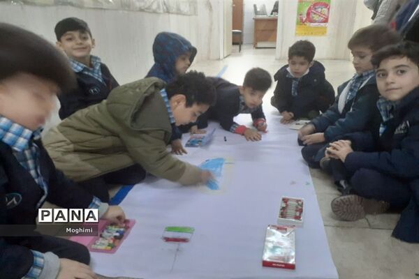 نقاشی همگانی در دبستان احمد معینی منطقه ۱۳