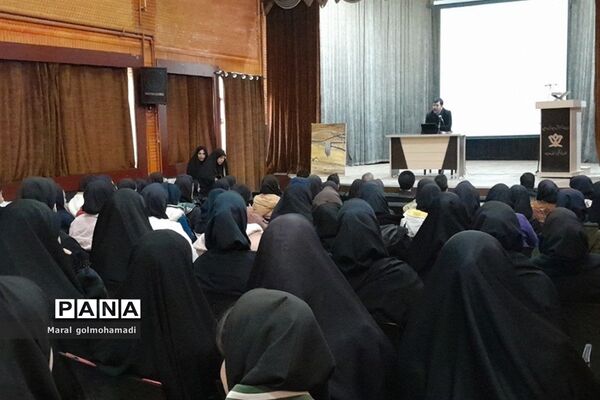 دومین جشن تکلیف سیاسی برای رای اولی ها در ورامین