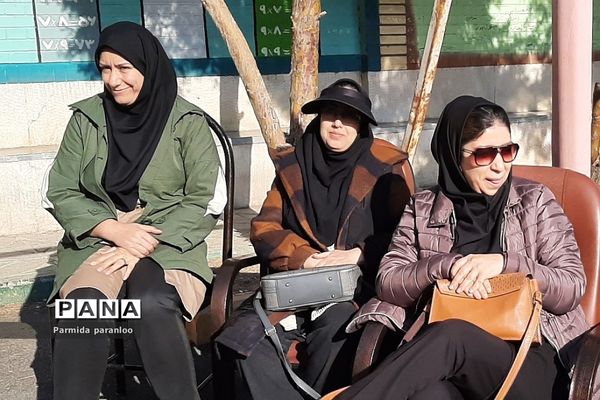 کارناوال شادی مدرسه نشاط به‌مناسبت دهه فجر و هفته فرهنگ و هنر در بهارستان‌2