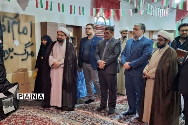 نمایشگاه انقلاب در دبیرستان شاهد دختران قائمشهر