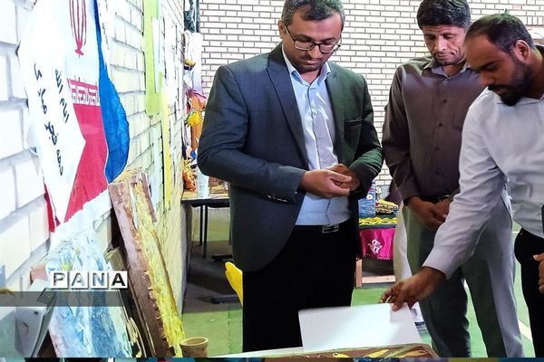 نمایشگاه دست سازه های دانش‌آموزی در جزیره هرمز