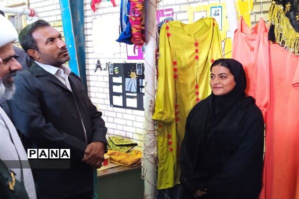 نمایشگاه دست سازه های دانش‌آموزی در جزیره هرمز