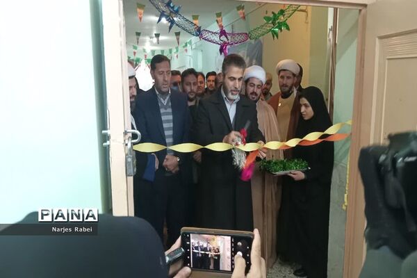 حضور دبیرکل اتحادیه انجمن های اسلامی دانش آموزان کشور در نمایشگاه مدرسه انقلاب
