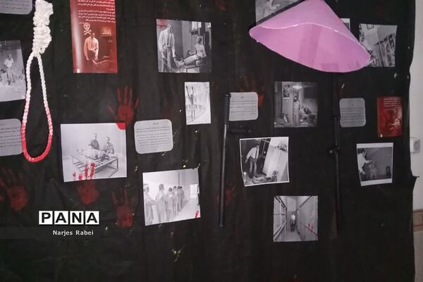 حضور دبیرکل اتحادیه انجمن های اسلامی دانش آموزان کشور در نمایشگاه مدرسه انقلاب