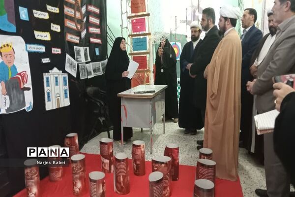 حضور دبیرکل اتحادیه انجمن های اسلامی دانش آموزان کشور در نمایشگاه مدرسه انقلاب