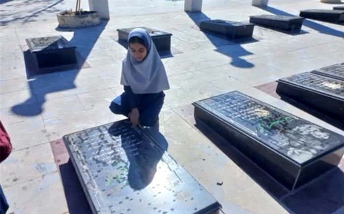 مراسم غبارروبی گلزار شهدای فلاورجان