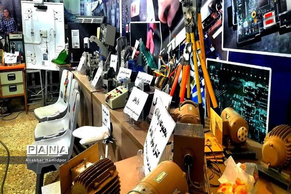 نمایشگاه ایده‌های خلاقانه دانش‌آموزی به‌مناسبت دهه فجر