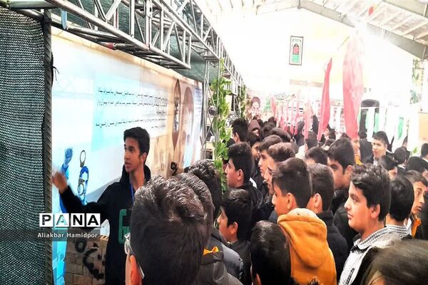 نمایشگاه ایده‌های خلاقانه دانش‌آموزی به‌مناسبت دهه فجر