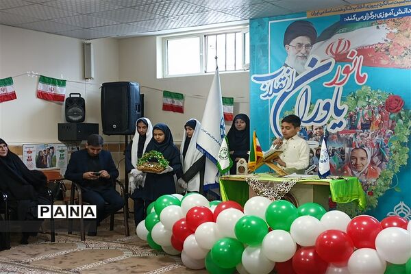 برگزاری مانور یاوران انقلاب در دبیرستان دخترانه متوسطه اول شهید محمدرضا خشکباری شهرستان قدس