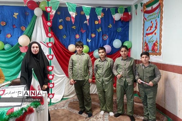 جشن انقلاب در مدرسه پسرانه ابوعلی‌سینا شهرستان فیروزکوه