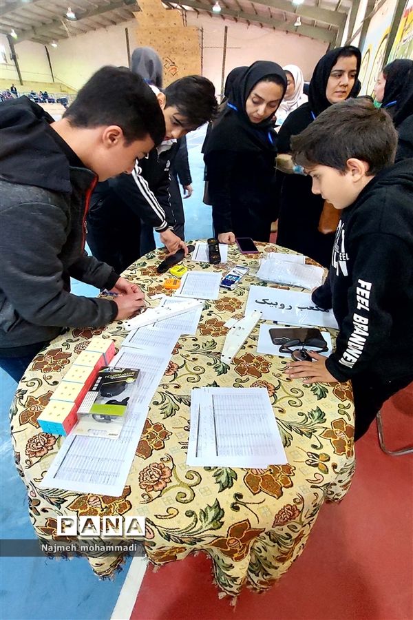 مسابقات لیوان چینی و روبیک دانش‌آموزان مدارس ناحیه یک یزد