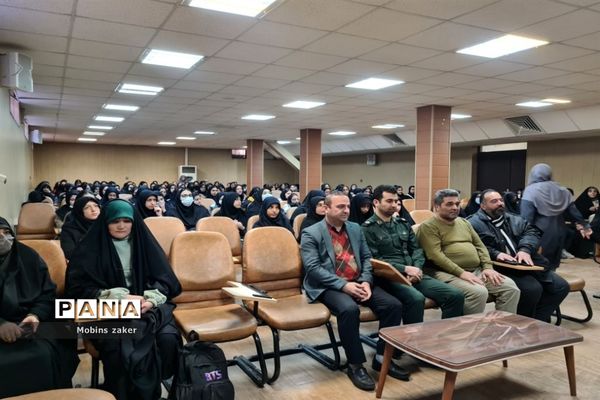 برگزاری یادواره شهدا در دبیرستان دخترانه فرهنگ ۱۳