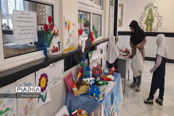 حال و هوای دهه‌ی فجر در دبستان عذرا پورشهریاری