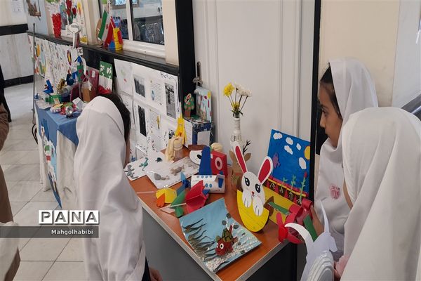 حال و هوای دهه‌ی فجر در دبستان عذرا پورشهریاری