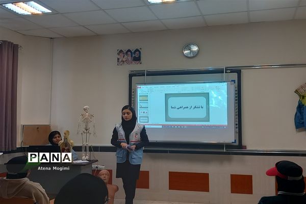 آموزش امدادنجات در مدرسه ۱۵ خرداد شهرستان بجنورد