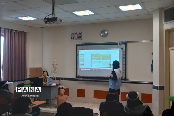 آموزش امدادنجات در مدرسه ۱۵ خرداد شهرستان بجنورد
