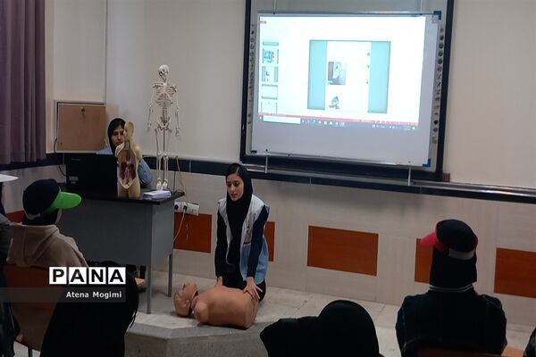 آموزش امدادنجات در مدرسه ۱۵ خرداد شهرستان بجنورد
