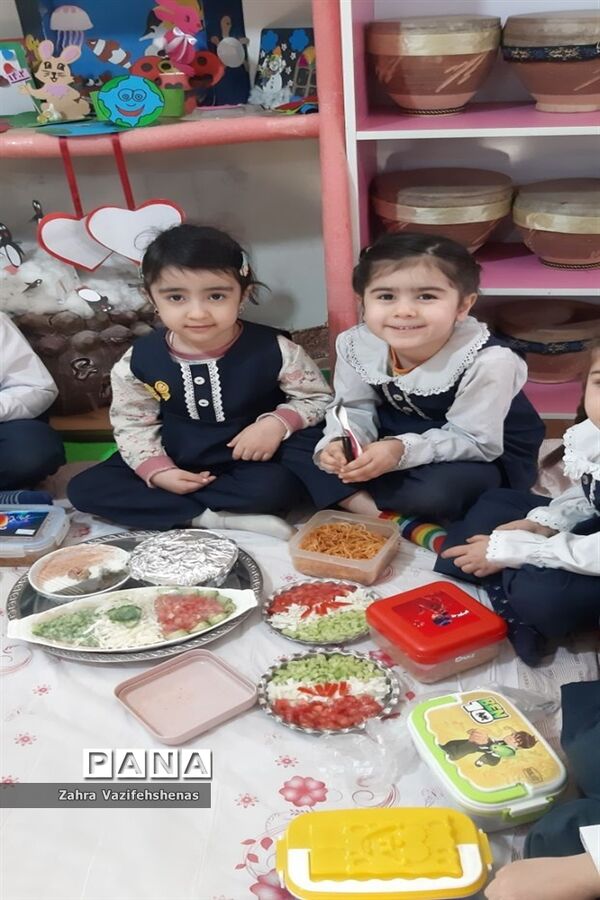 مراسم صبحانه انقلاب در مهد کودک گل‌های هستی شهرستان شیروان