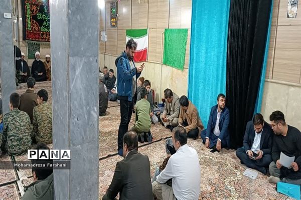 برگزاری میز خدمت در قرچک به‌مناسبت ایام دهه فجر