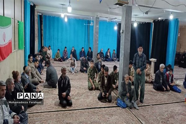 برگزاری میز خدمت در قرچک به‌مناسبت ایام دهه فجر