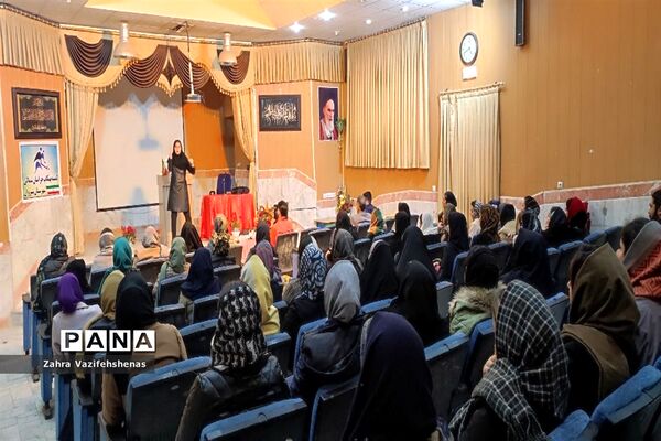 برگزاری کارگاه آموزشی تغذیه و سبک زندگی سالم در شهرستان شیروان