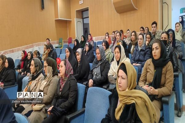 برگزاری کارگاه آموزشی تغذیه و سبک زندگی سالم در شهرستان شیروان