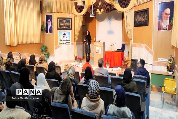برگزاری کارگاه آموزشی تغذیه و سبک زندگی سالم در شهرستان شیروان