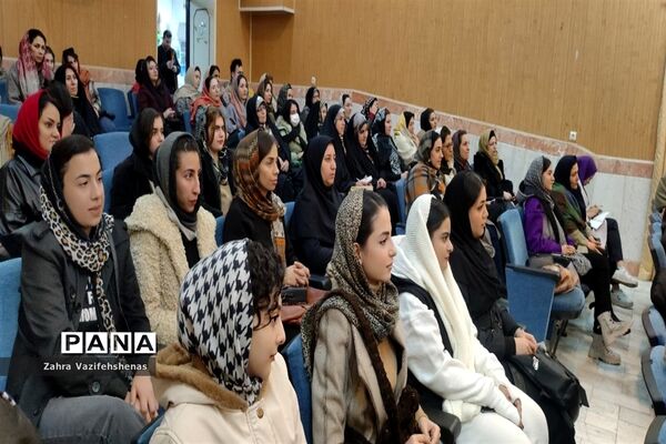 برگزاری کارگاه آموزشی تغذیه و سبک زندگی سالم در شهرستان شیروان