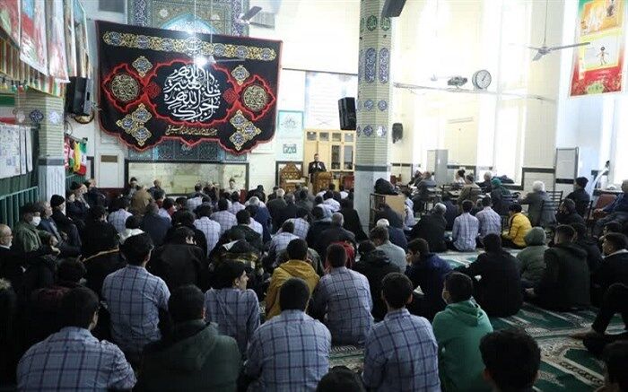 نماز زمینه‌ساز معرفت و خوشبختی جوانان است