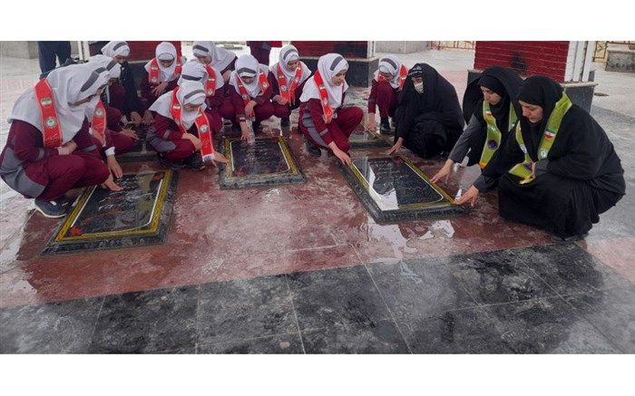 غبار روبی مزار شهدا در کوهدشت