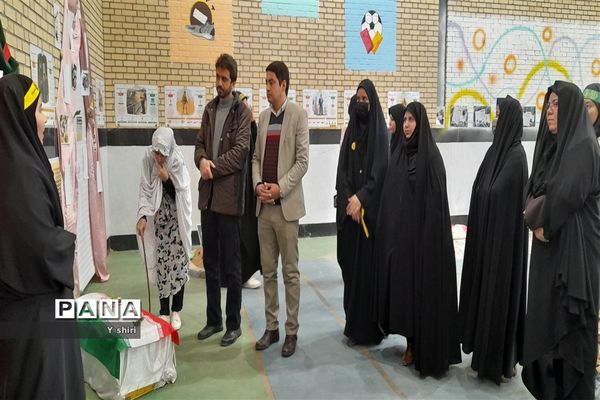 نمایشگاه دانش‌‎آموزی از جنس انقلاب