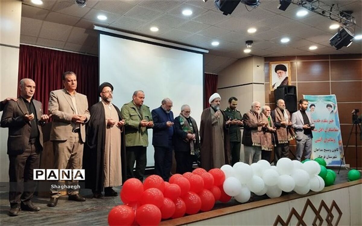 برگزاری همایش ستایشگران و شعرای آئینی با حضور مداحان در قرچک/فیلم