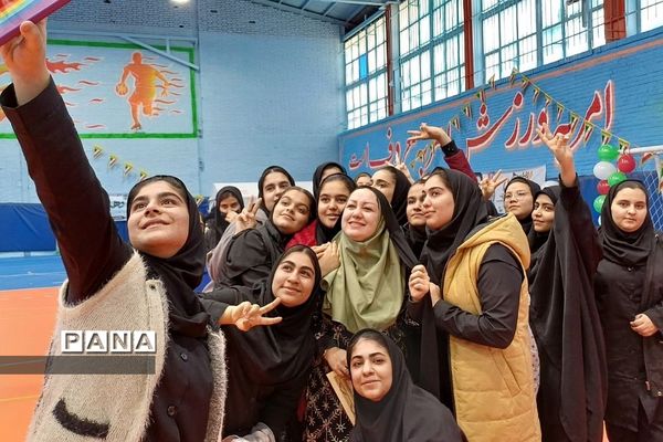 مانور یاوران انقلاب دانش‌آموزان شهرستان ورامین