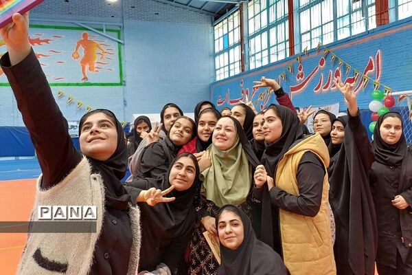 مانور یاوران انقلاب دانش‌آموزان شهرستان ورامین